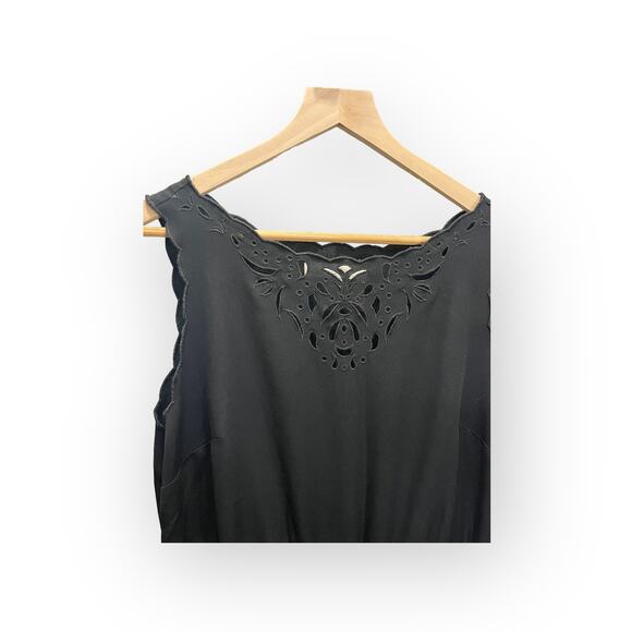 Ann Taylor LOFT Black sleeveless scalloped cut out mini dress SIZE 10 - Picture 4 of 6